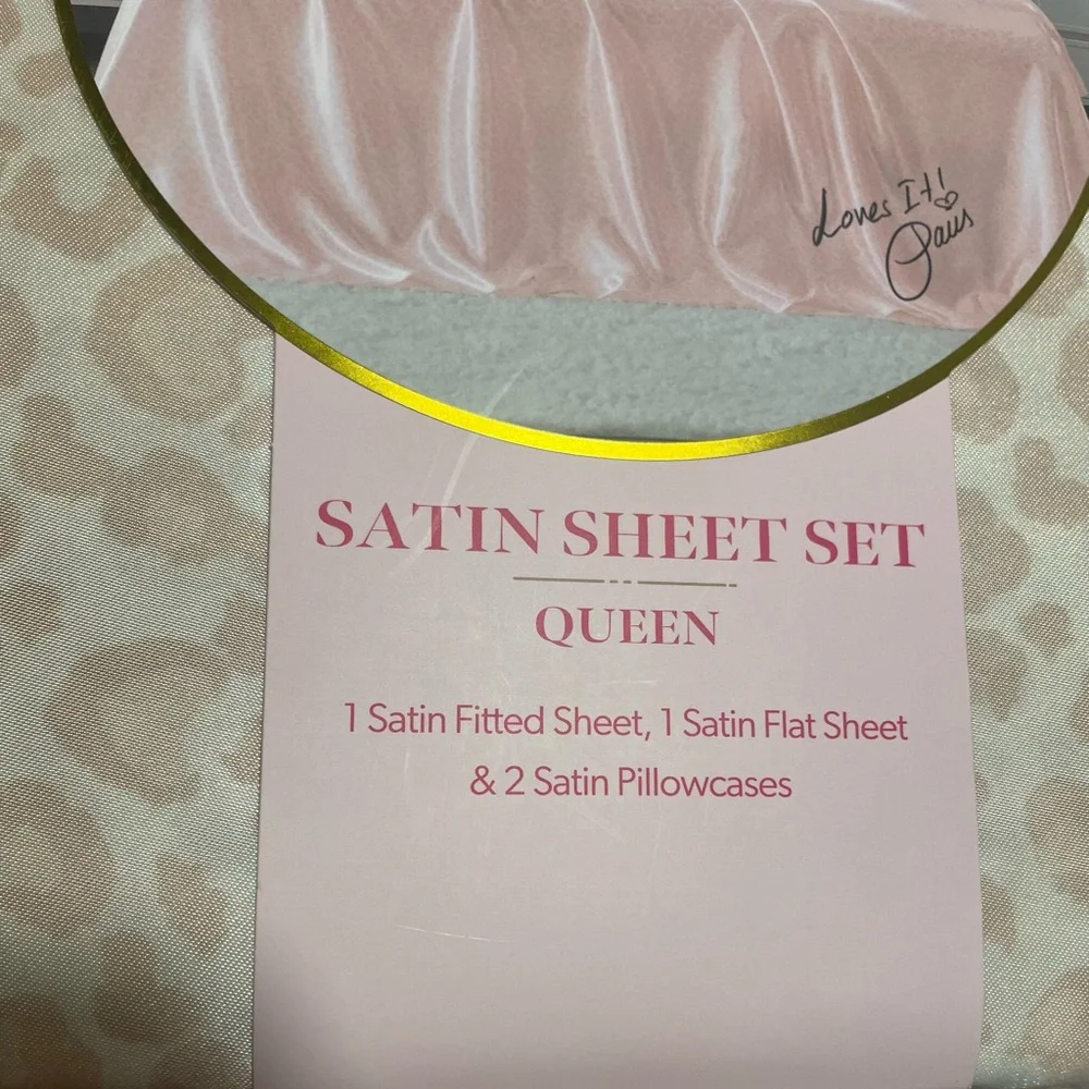 Paris Hilton Satin Sheet Set - Queen, Soft Pink - NWT - Sheet & Pillowcases